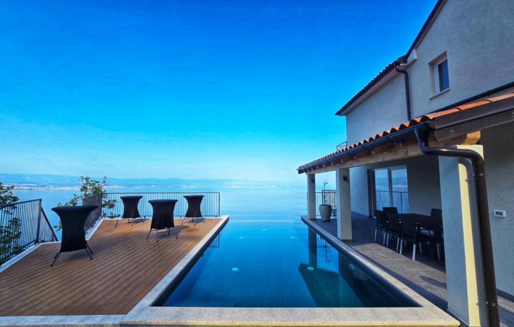 Holiday home Villa Aria with pool by Villas Guide - B&B Sveti Anton