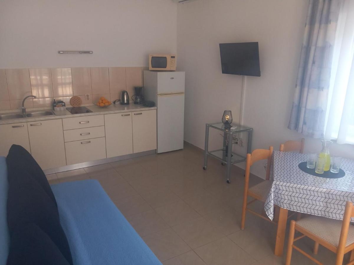 One-Bedroom Apartment with Garden View
