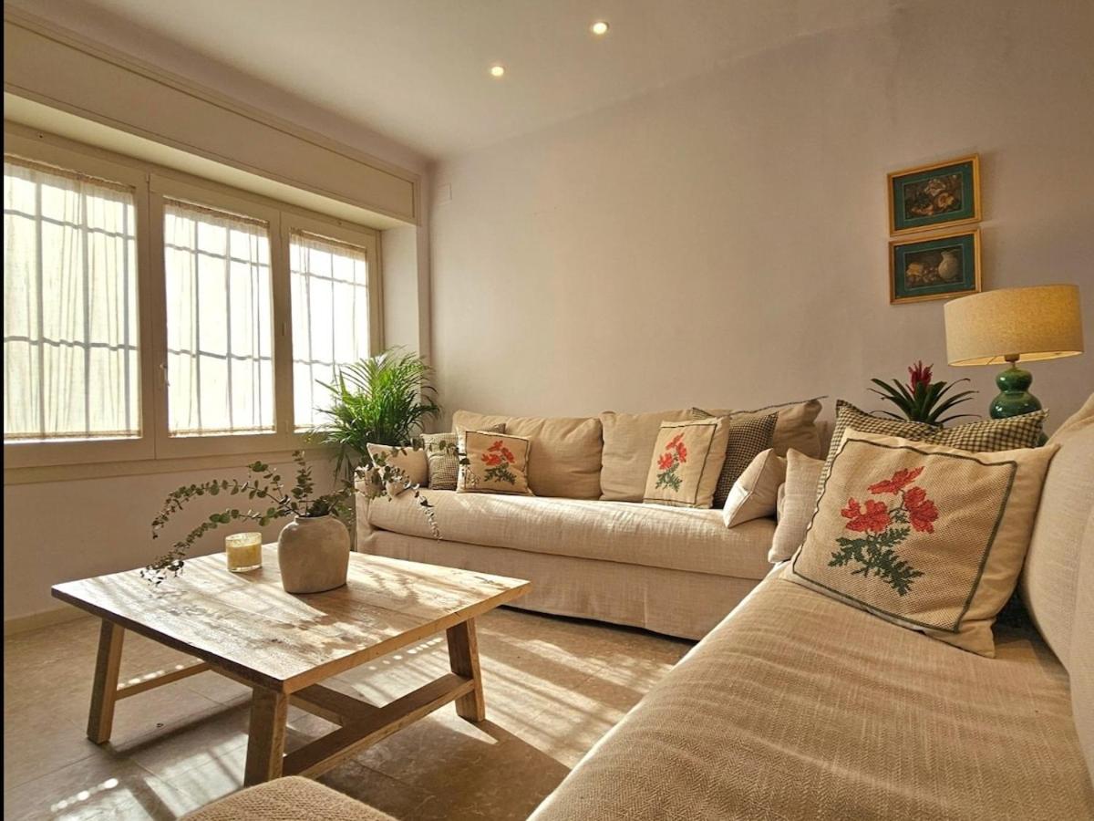 Casa al centre de Verges - B&B Verges