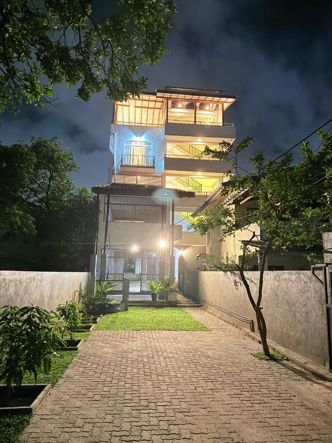 Bora Residencies - Chambres d’hôtes Boralesgamuwa South