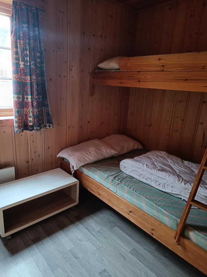 Stavn gård og hytter- 8 minutter til Bjørneparken - B&B