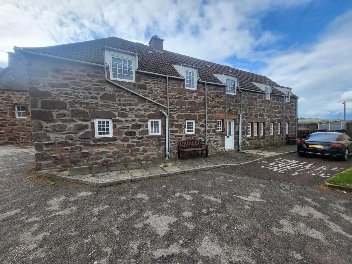 Five Bedroom Seaside Converted Heritage Sail Loft - B&B