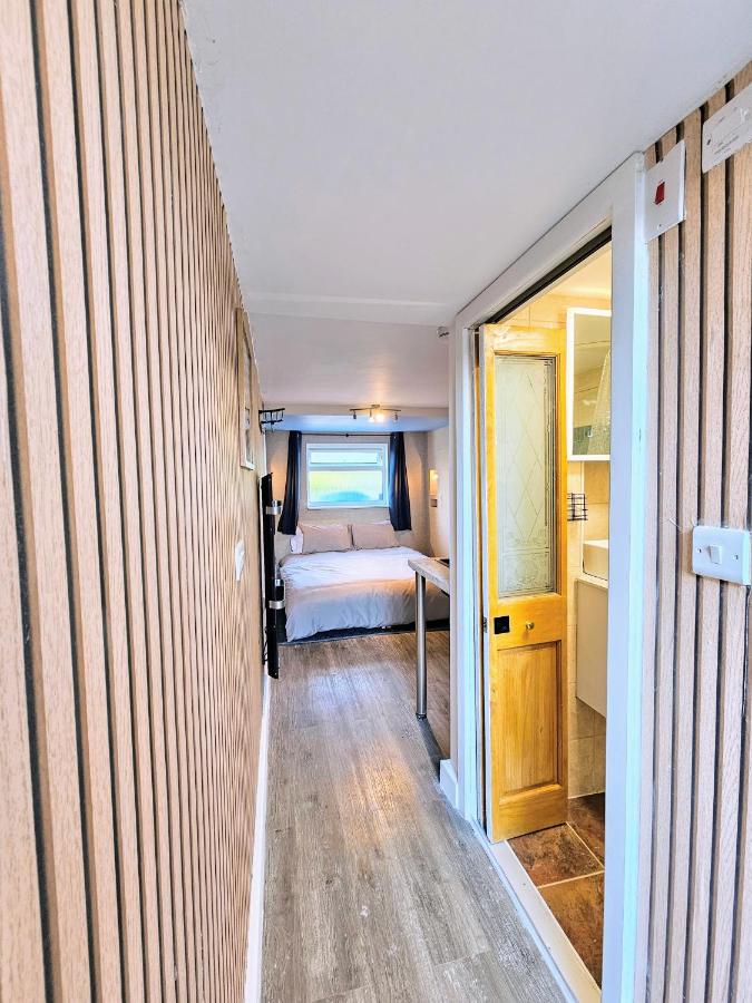 Rooms FG - Ferienwohnung Luton