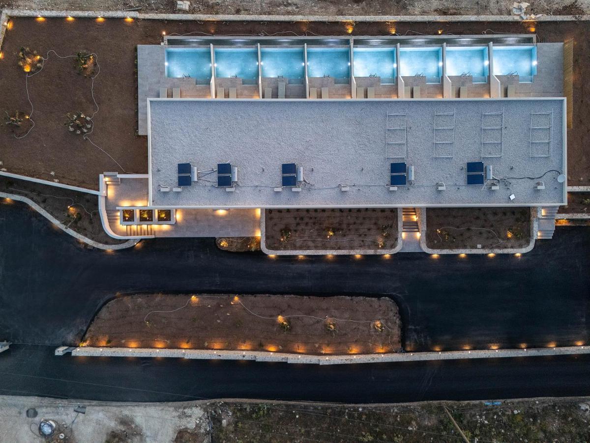 Petras Luxury Suites - Adults Only - B&B
