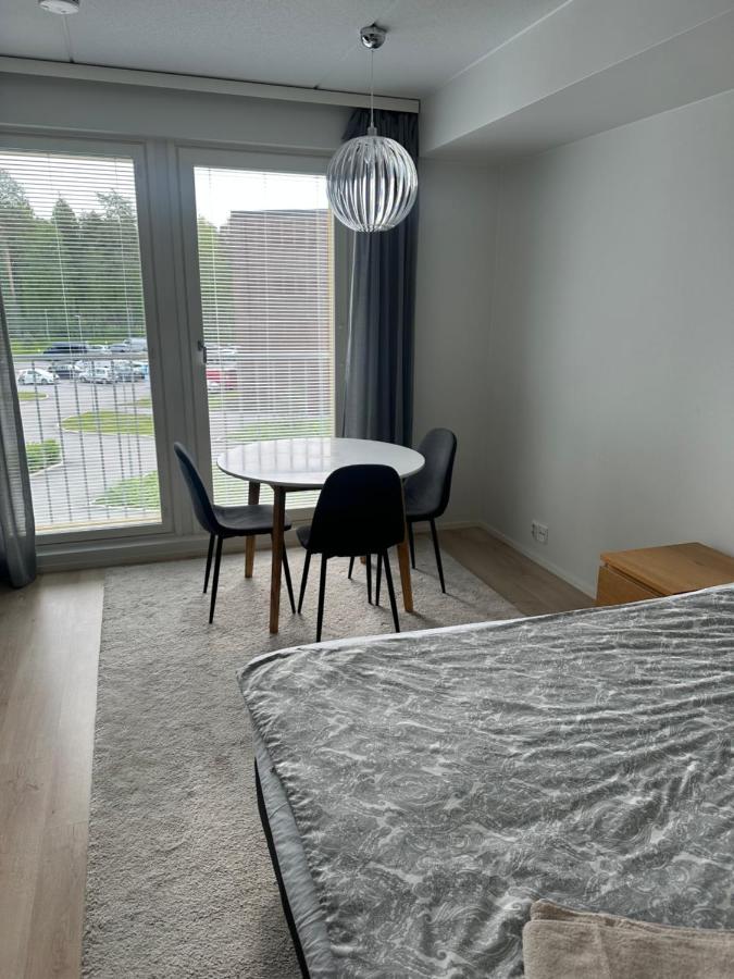 A new appartment, four beds, free parking, pets are welcome - B&B Oulu