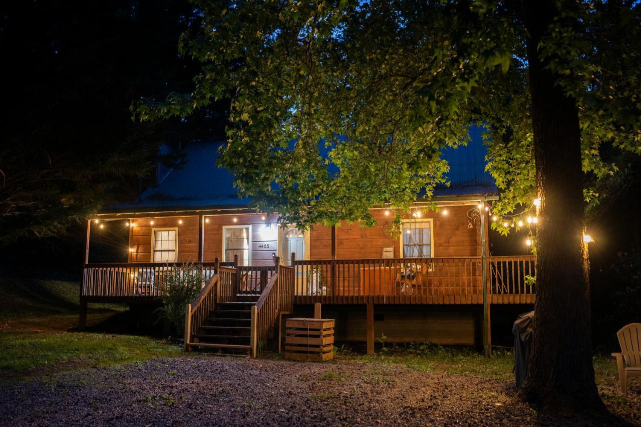 Secluded Creekside Cabin Hot Tub and Fire Pit - B&B Cosby