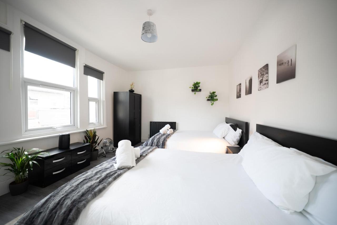 Spacious 3BR Home - sleeps 9 - Netflix - Near O2 & Greenwich Park - Ferienwohnung London