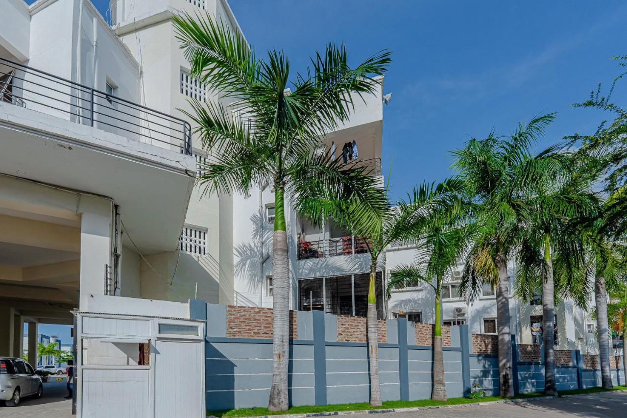 Sea Breeze Apartment with 2 BRs-Pool Walk to Beach, Gen Set - B&B