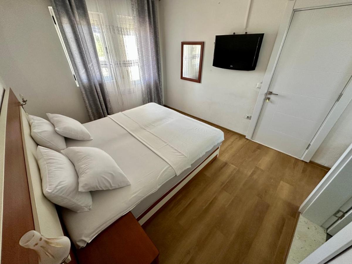 One-Bedroom Apartment with Balcony
