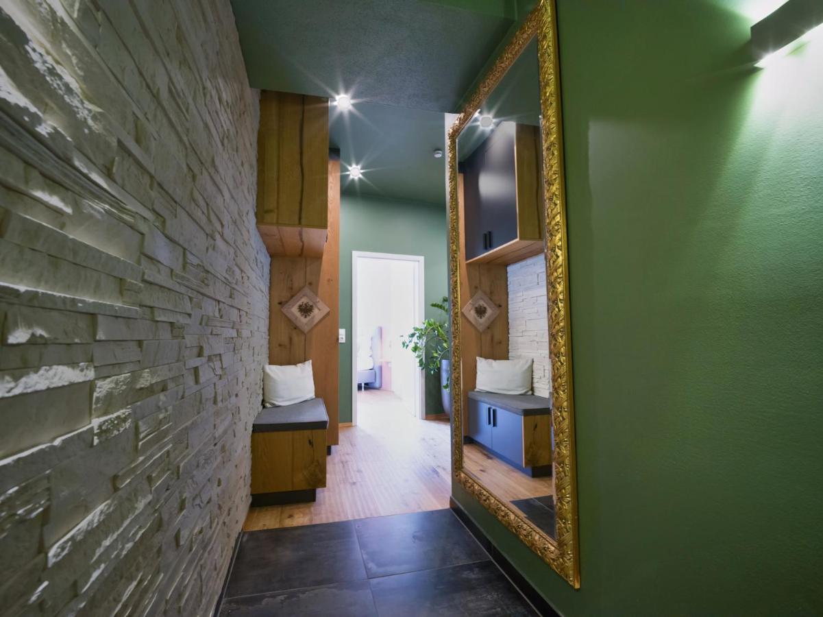 COLORGRAM Loft - Colorful Design Apartment in Tyrol, presented by AlpenLuxus - B&B