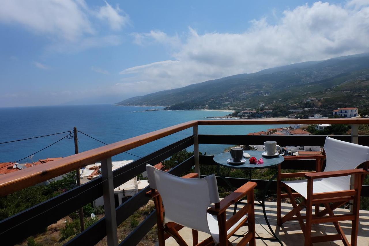 Camera Matrimoniale/Doppia con Letti Singoli con Vista Mare Parziale