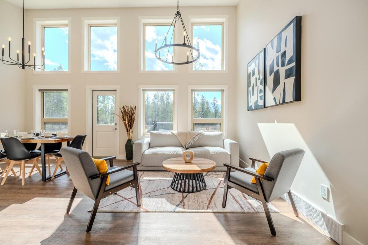 Mountain View Hideaway - BBQ, Beach Access - Bed and Breakfast Invermere