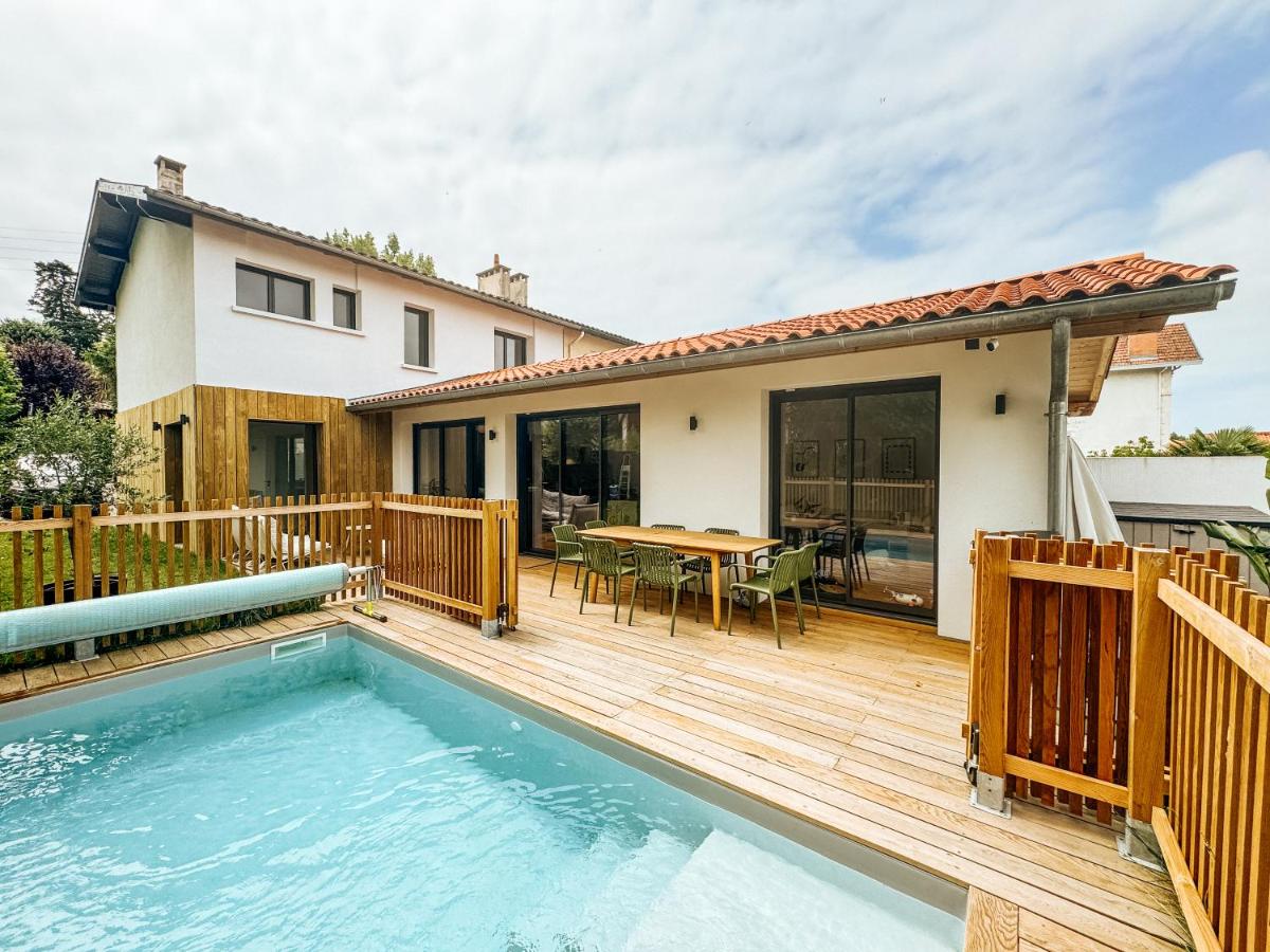 Designer villa with pool - B&B