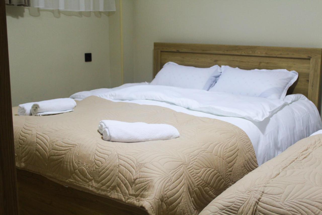 Camera Matrimoniale con Letto Supplementare