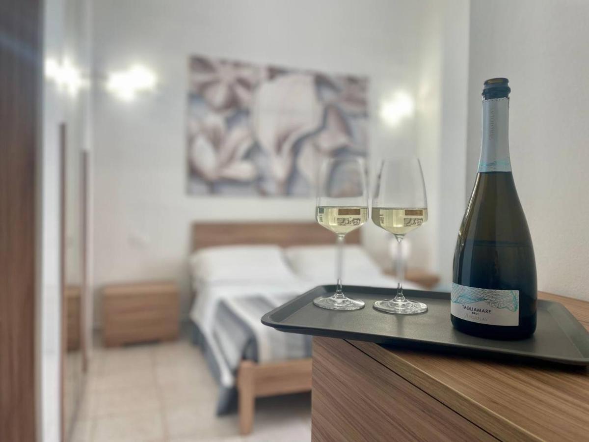 Onlyrooms V - Near Train Station - B&B Cagliari