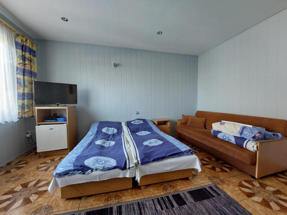 Quadruple Room with Private Bathroom