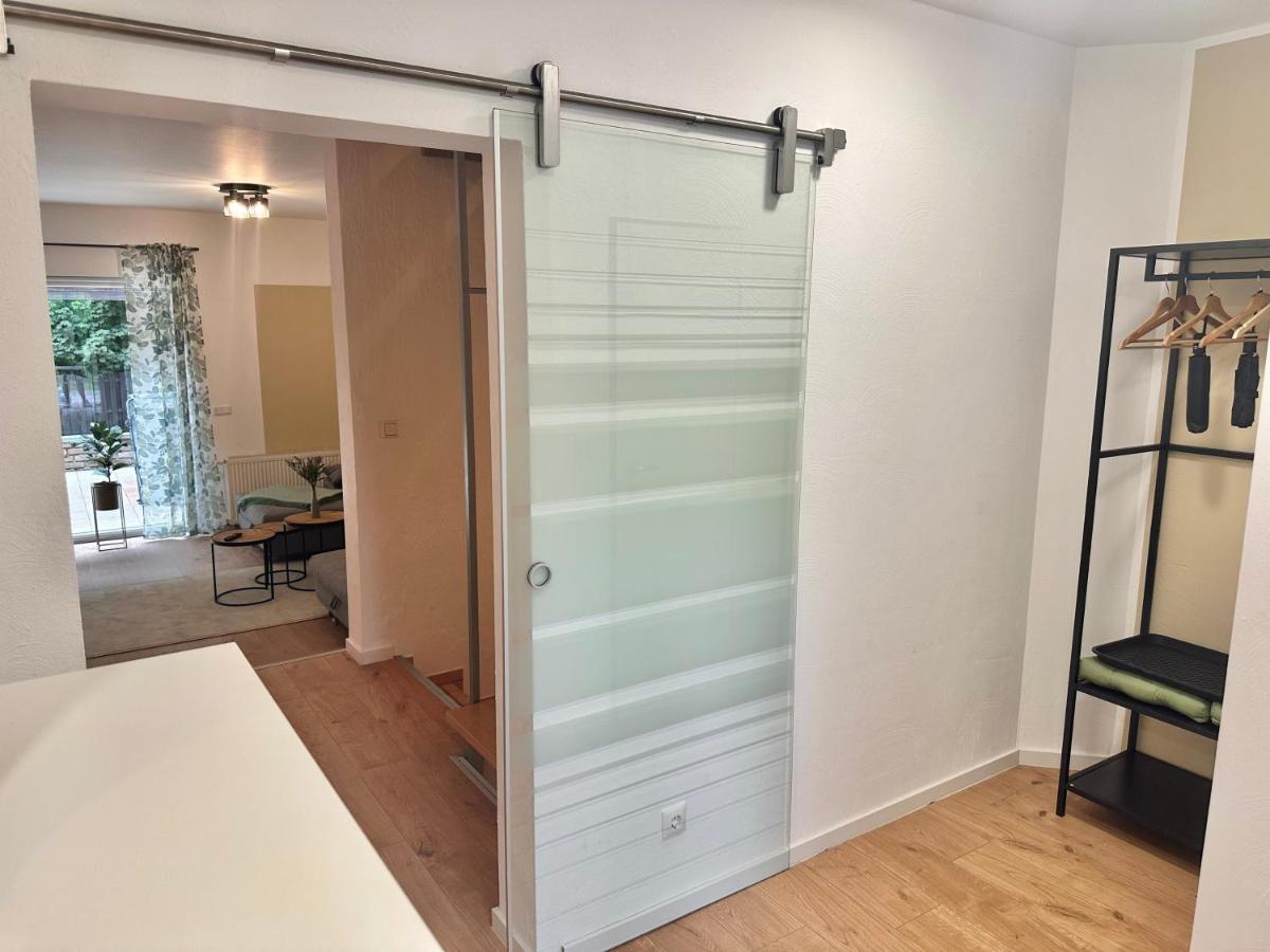 Haus mit Whirlpool & Kamin direkt am Wald - B&B Stolberg