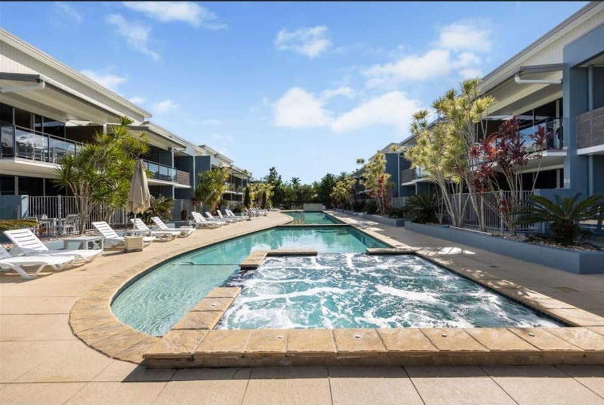 Luxe Resort Units Urangan Esp Hervey Bay Marina Ocean Views Pool - B&B