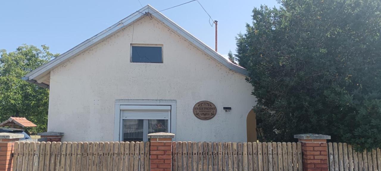 Abádi Pagony vendégház - B&B Abádszalók