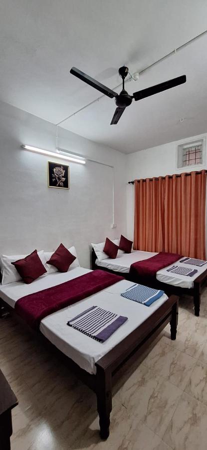 Holiday Apartments & Homestay - B&B