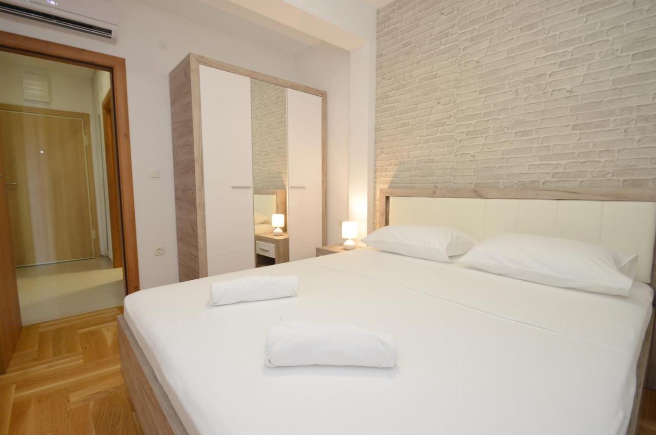 One-Bedroom Apartment with Terrace