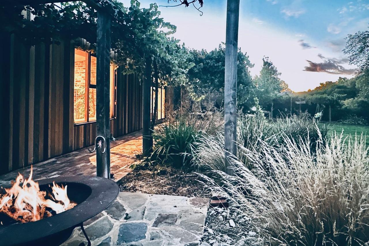 Timber & Stone - Sanctuary Eco House - B&B Yapeen