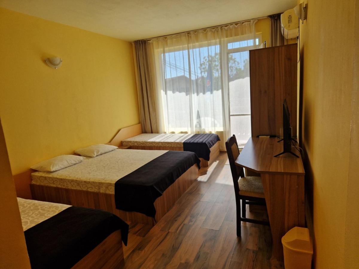 Zweibettzimmer mit Terrasse