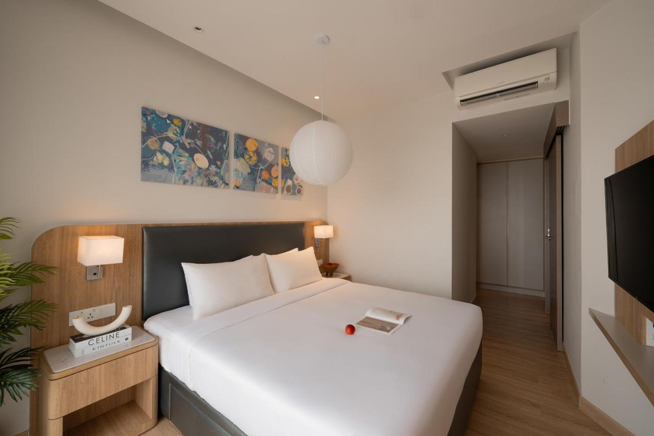 Three-Bedroom Apartment with Balcony
