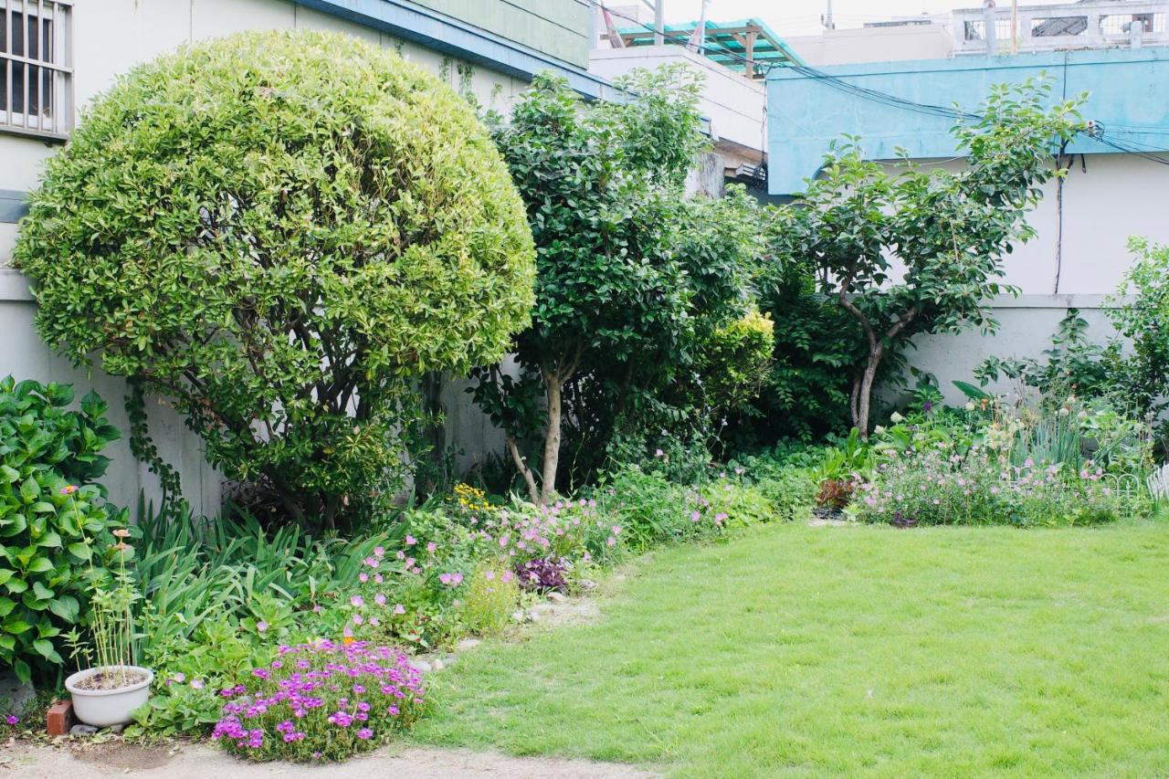 Chambre Lit Queen-Size - Vue sur Jardin