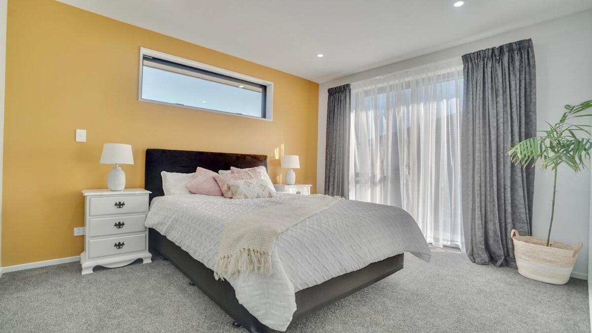 Tranquil 4 Bed Family Retreat 5Min To Airport - Chambres d'hôtes Christchurch