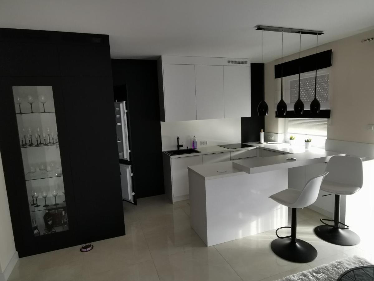 APARTMENT 22 WIeluń SADOWA - B&B