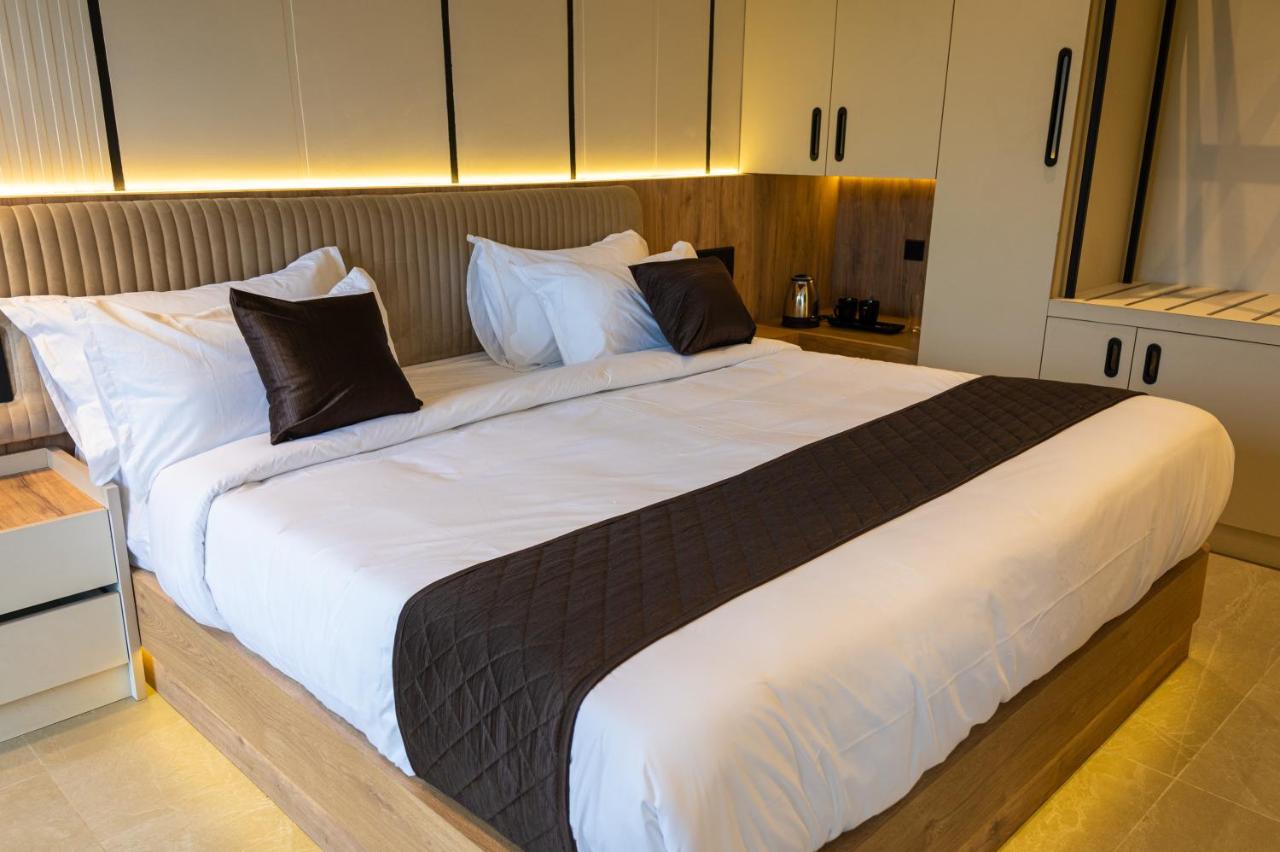 King Room with Mountain View