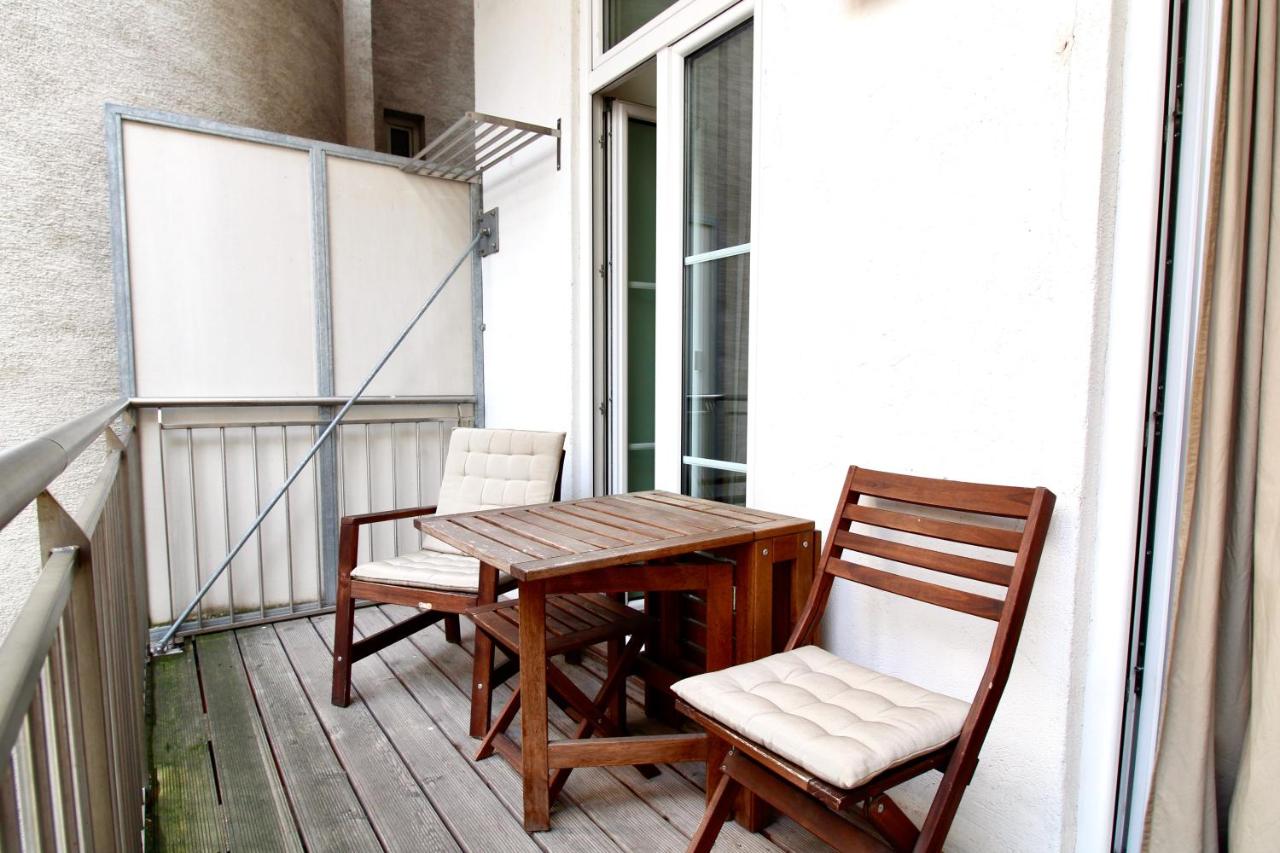 Urban Oasis in Neubau with Cozy Fireplace - Chambres d’hôtes Vienne