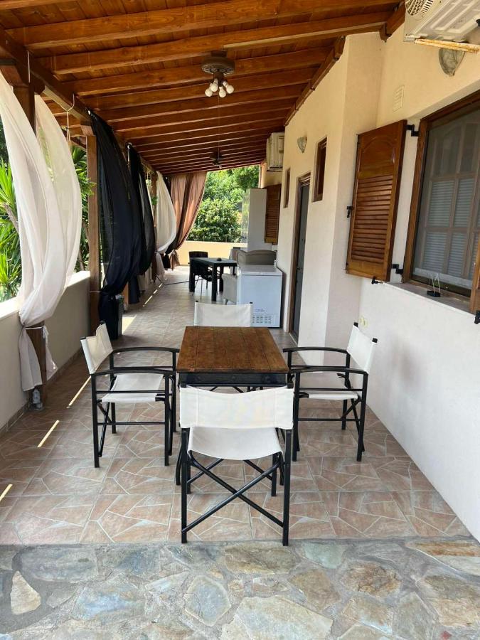 Jenny's Apartments - B&B Stratoni