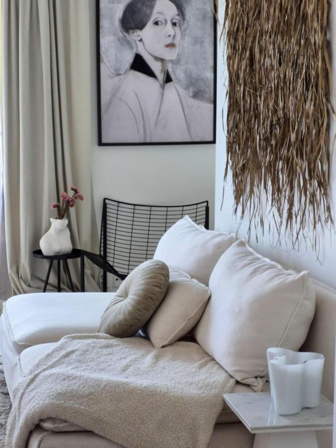 Portside LUX Apartment -Private Free Parking-1Night Cruise Parking Included - B&B