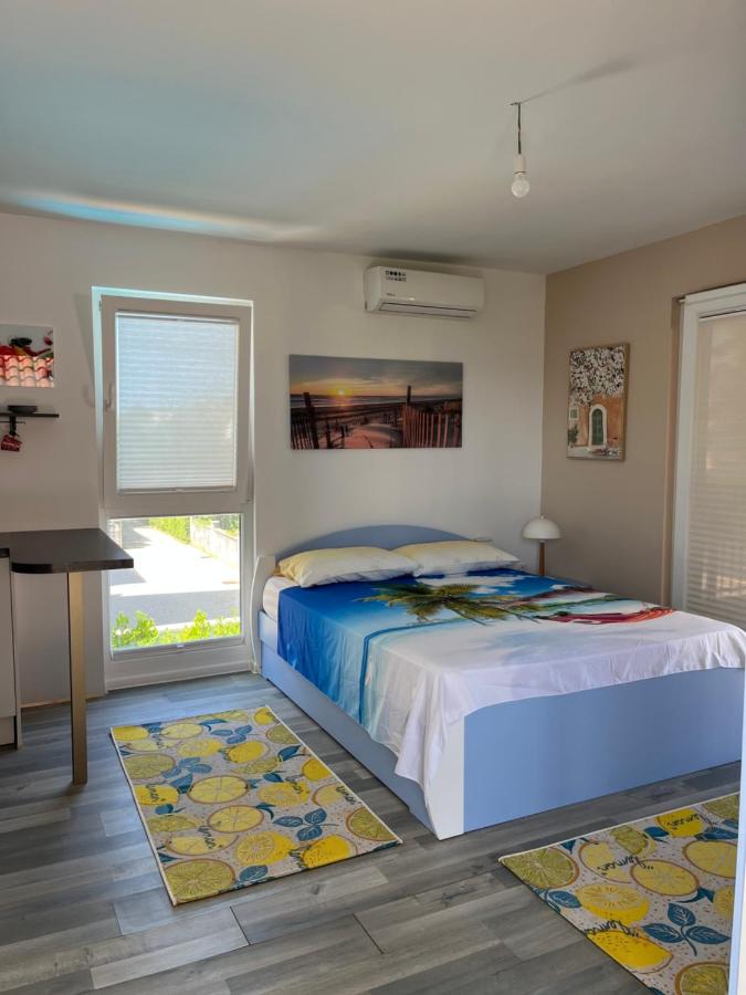 Studio Apartment with Balcony