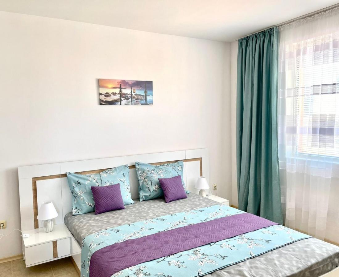 One-Bedroom Apartment with Balcony