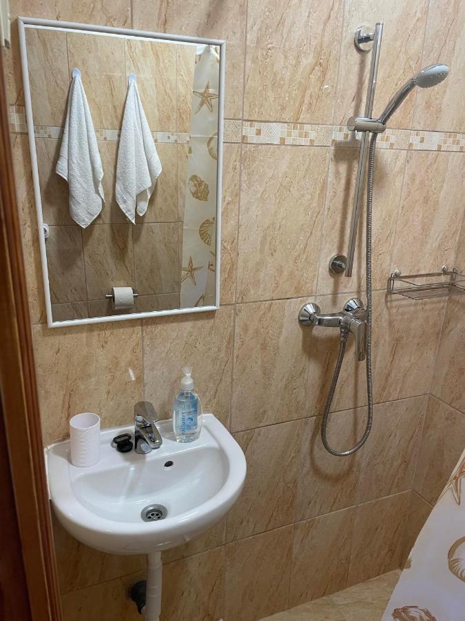 Camera Matrimoniale Standard con Bagno in Comune
