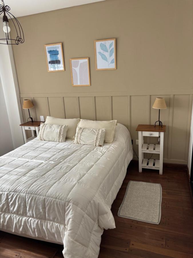 Alquilo departamento por dia. Zona castelar!!! - B&B