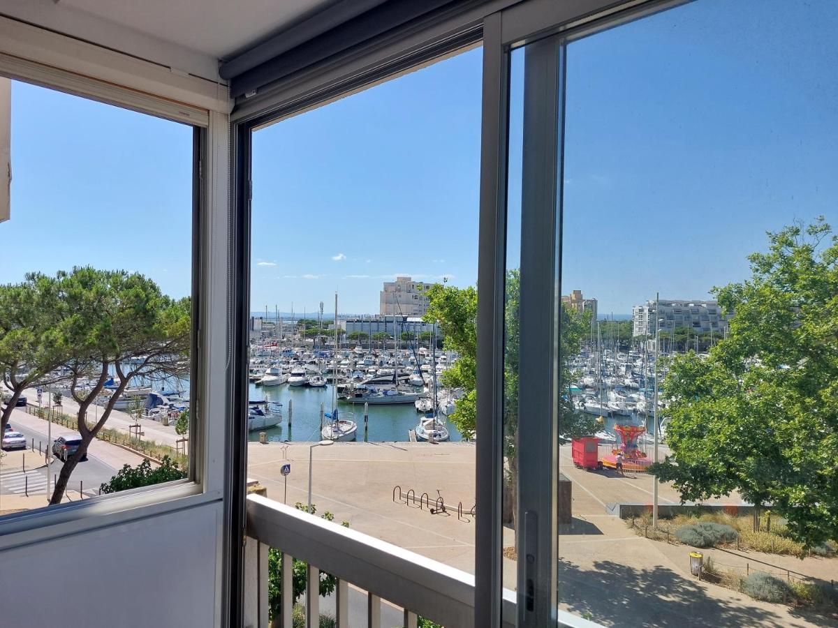 Studio vue port à 50m plage - B&B