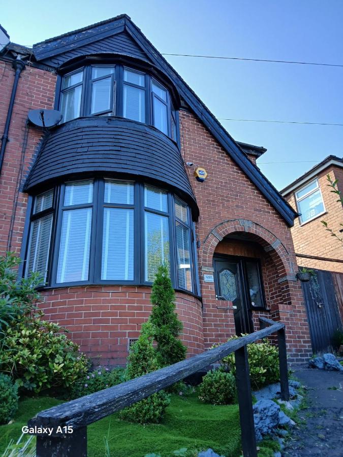 2 bedroomed homely house - Ferienwohnung Manchester