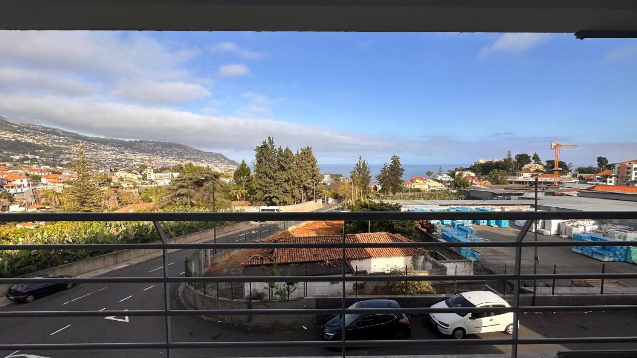 Edna 2, Great Location Funchal , Private Room , Ocean View - B&B Funchal