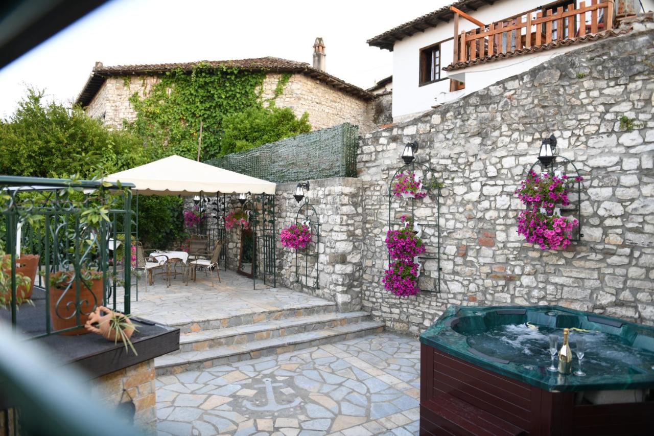 Sokaku Monark - B&B