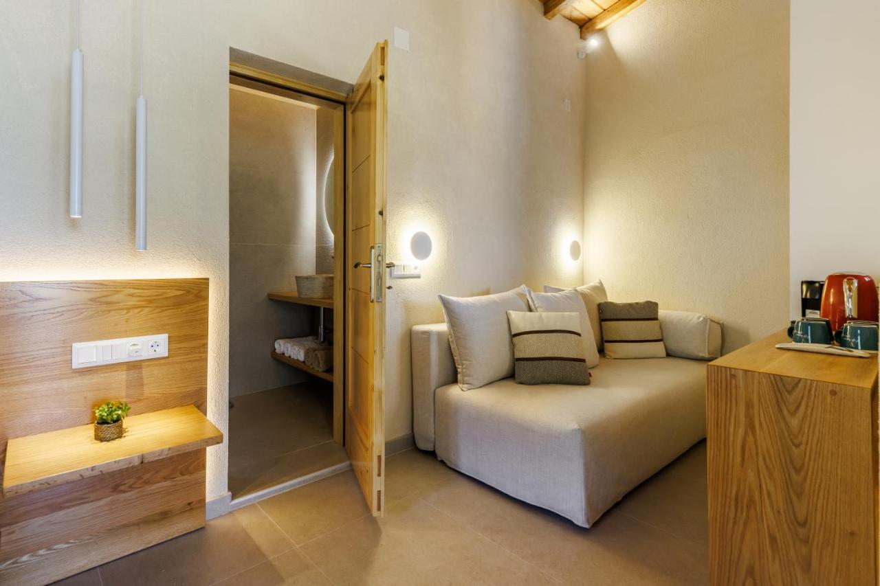 Triple Room with Terrace