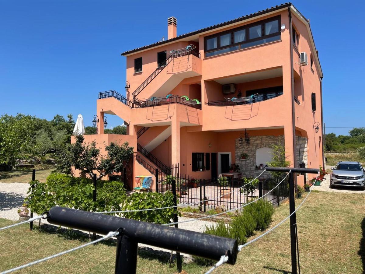 Apartment Rojnic - B&B Gallesano