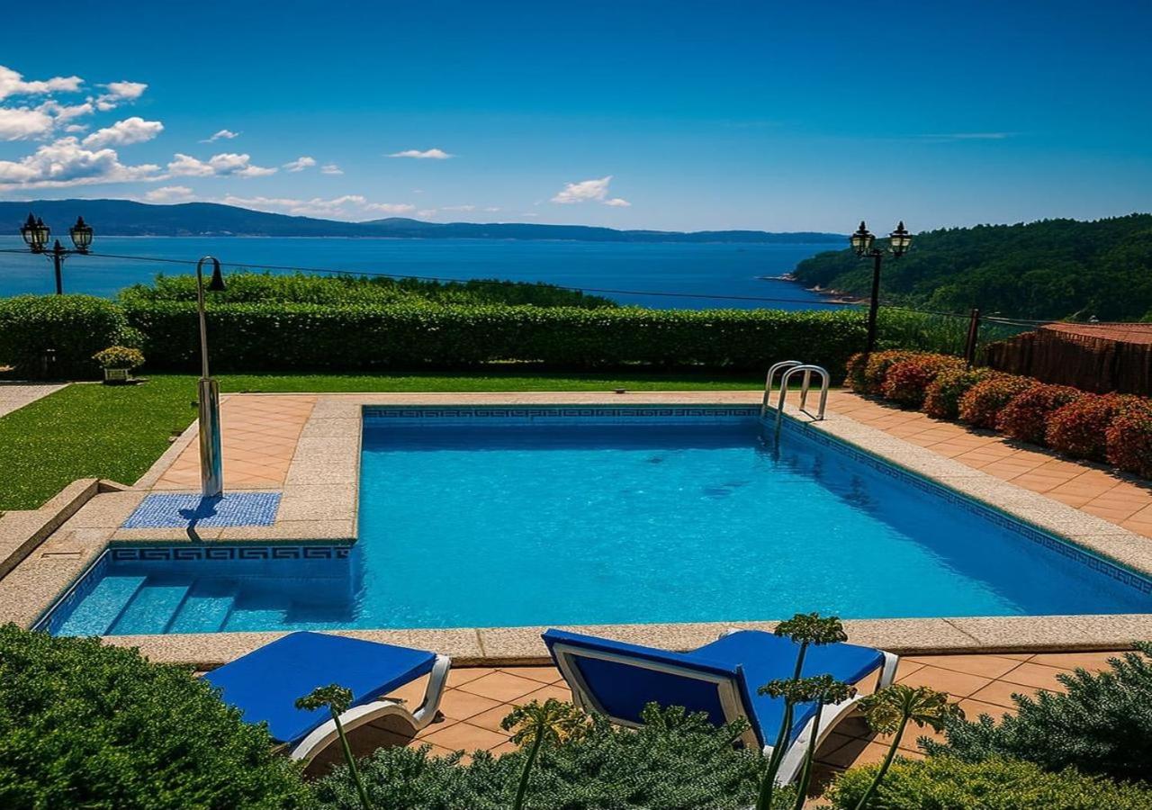 Chalet en Sanxenxo con hermosas vistas y gran privacidad - B&B Saiar