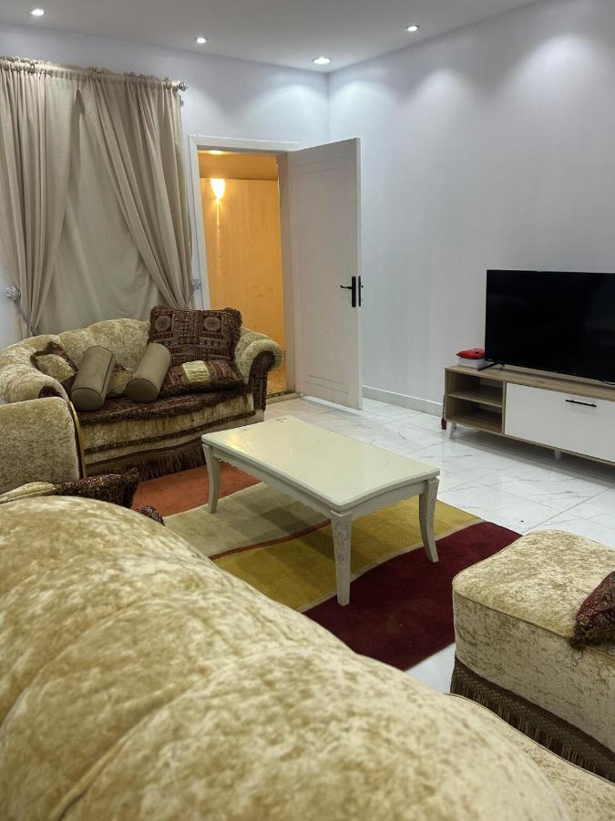 شقة 3 غرف نوم واسعة ومودرن - Ferienwohnung Al Madīnah