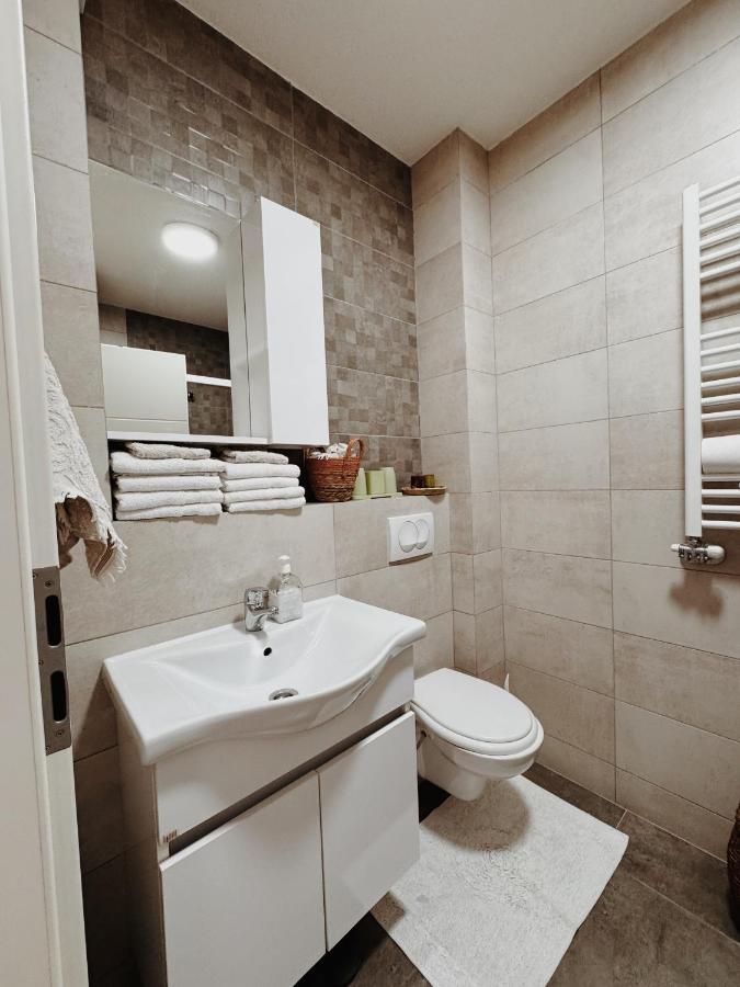 Modern stay in city center - Bed and Breakfast Pristina