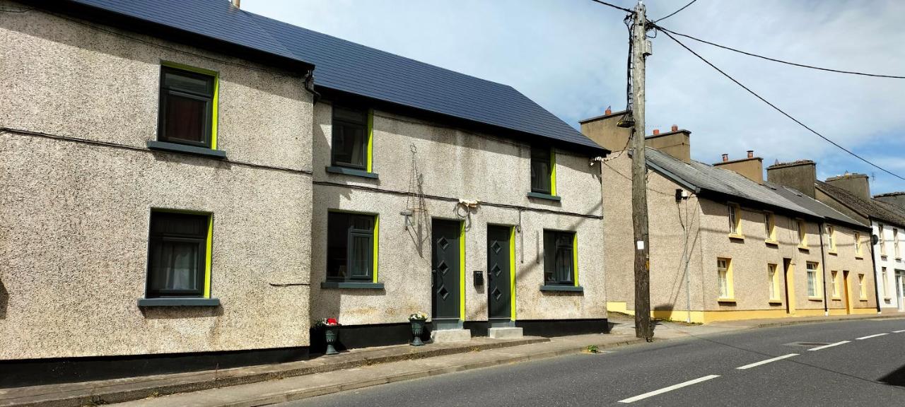 Blue Moon Self Catering Accommodation - B&B Dunkineely