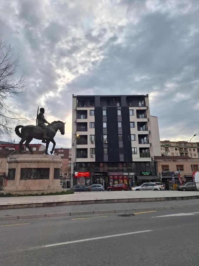 Urban Nest Modern Apartment Near Center - Bed and Breakfast Skopje